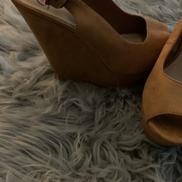 Camel Suede Wedges - Picture 4 of 4